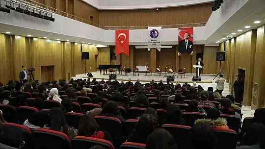 Başkan Palancıoğlu öğrencilerle tecrübelerini paylaştı