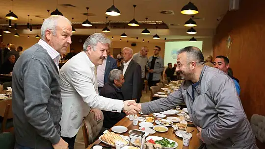 Palancıoğlu, pazarcı esnafı ile buluştu