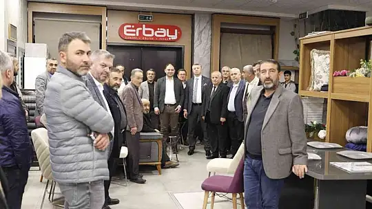 Sarıkaya, alışveriş merkezinin denetlenmesi konusunda toplanan tutanaklara imza attı