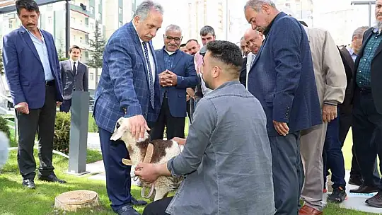 Yalçın'a 'Çiftçiler Günü' hediyesi