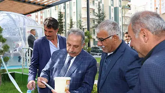 Yalçın'a 'Çiftçiler Günü' hediyesi