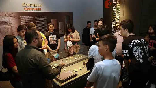 Başkan Yalçın'dan öğrencilere süpriz