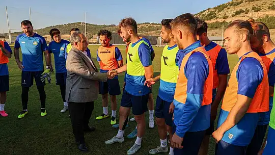 Başkan Yalçın Talasgücü'nü Erciyes'te ziyaret etti