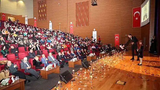 Yalçın'ın minik öğrenci ile şiir düeti