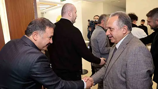 Talas Belediye Başkanı Mustafa Yalçın, belediye personelleriyle bayramlaştı