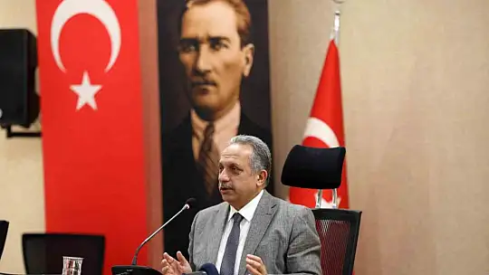 Talas Belediye Başkanı Mustafa Yalçın, belediye personelleriyle bayramlaştı