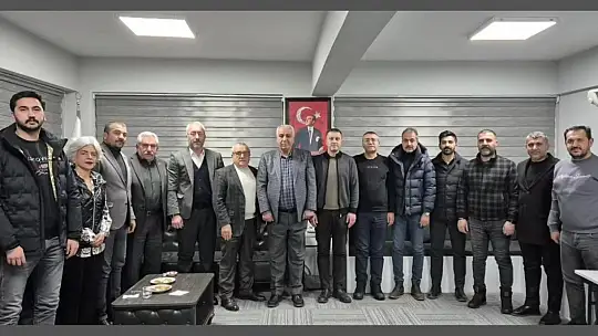 Develi'de tepkiler çığ gibi büyüyor: Sosyal medyada isyan, masada birlik fotoğrafı!