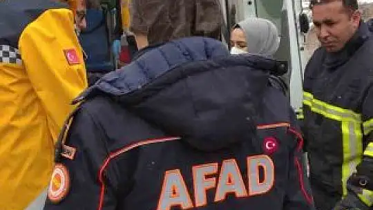 Bunalıma girdi, kayalıklardan atladı