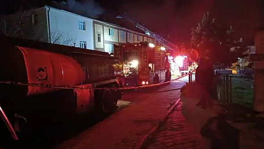 4 katlı binada yangın çıktı