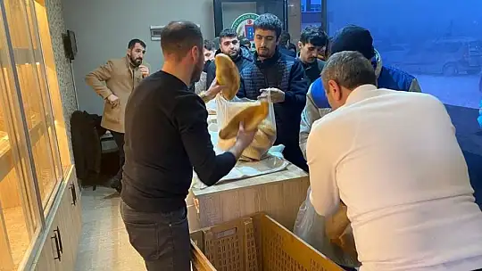 84 saat sonra asansör kabininden kurtarıldılar