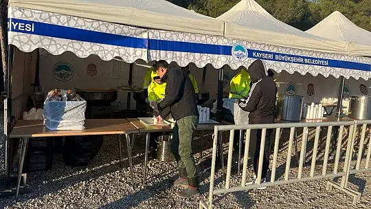 Büyükkılıç: 'Kayseri, deprem bölgesi için tek yürek oldu'