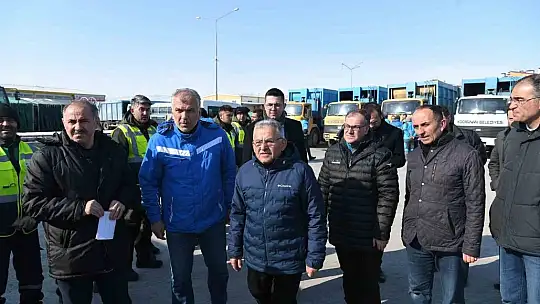 Büyükkılıç, deprem bölgesine 20 temizlik aracı ve personel gönderdi