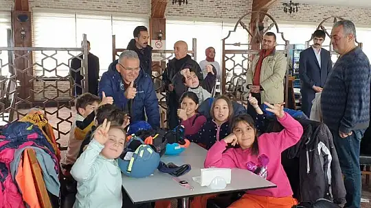 Büyükkılıç, Erciyes'te kayakseverlerle buluştu