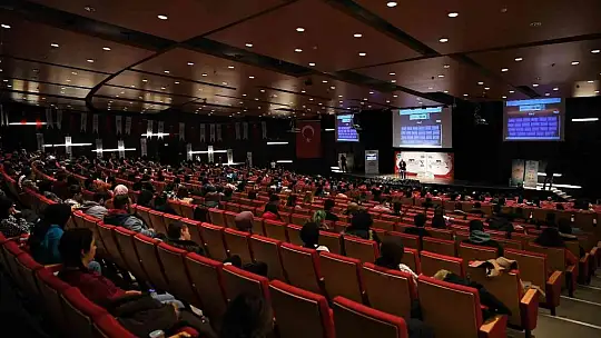 Büyükkılıç, KAYMEK'li gençlerle yarışma ve seminerde buluştu