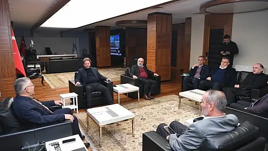 Büyükkılıç, Kayseri'ye gelen depremzedeler için rektörlerle bir araya geldi