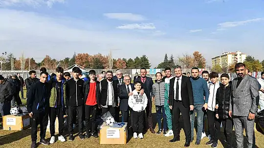 Büyükkılıç'tan 2022'de amatör spora 4 milyon TL'lik destek