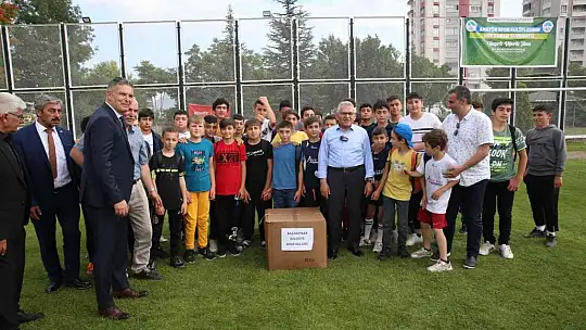 Büyükkılıç'tan 2022'de amatör spora 4 milyon TL'lik destek