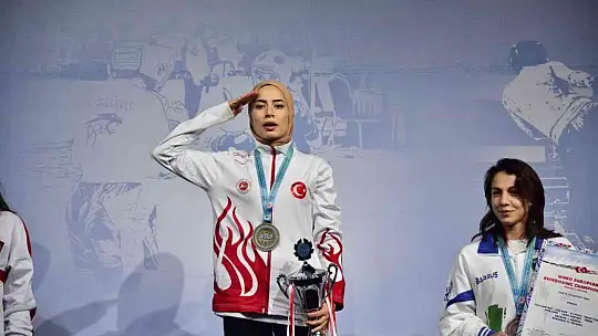 Büyükkılıç'tan Avrupa Şampiyonu Hançer'e tebrik