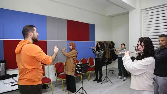 Büyükşehir Belediyesi Konservatuvarı'nda birbirinden güzel kurslar veriliyor