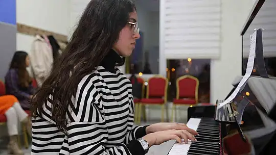 Büyükşehir Belediyesi Konservatuvarı'nda birbirinden güzel kurslar veriliyor