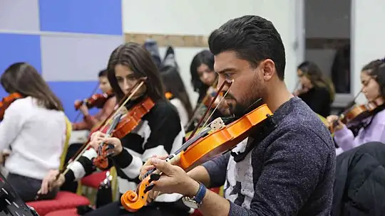 Büyükşehir Belediyesi Konservatuvarı'nda birbirinden güzel kurslar veriliyor