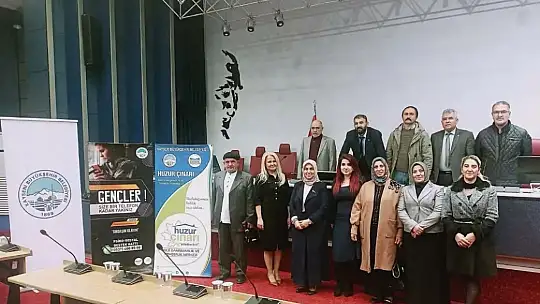 Büyükşehir'den 16 ilçede 714 muhtara eğitim