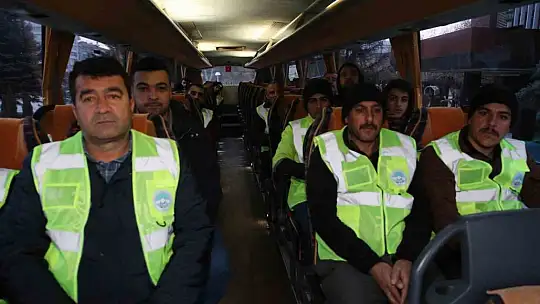 Büyükşehir'den deprem bölgesine 14 kişilik ekip sevk edildi