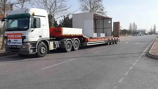 Büyükşehir'den deprem bölgesine 2 konteyner mutfak ve 1 konteyner yatakhane daha