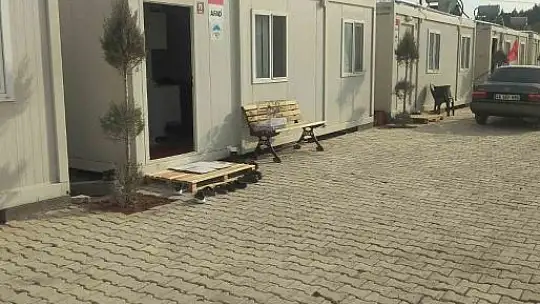 Büyükşehir'den deprem bölgesine 2 konteyner mutfak ve 1 konteyner yatakhane daha