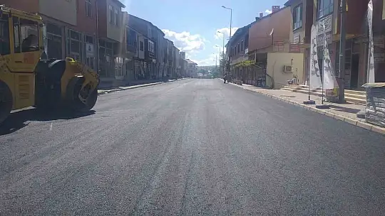 Sarıoğlan'a 7 bin ton asfalt