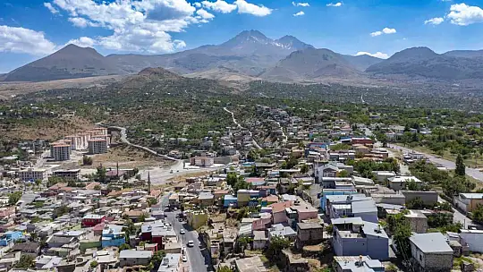 Büyükşehir'den Hacılar'a görsel şölen...