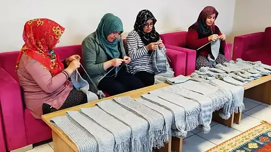 Büyükşehir'in 'Çocuklarımıza iyilik örün' Kampanyası ile 4 bin yumak ip, iyiliğe dönüştü