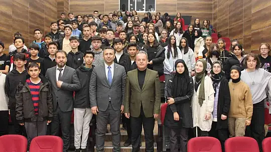 Büyükşehir'in 'Değer Gençlik' Seminerine Kaymakam Karacan konuk oldu