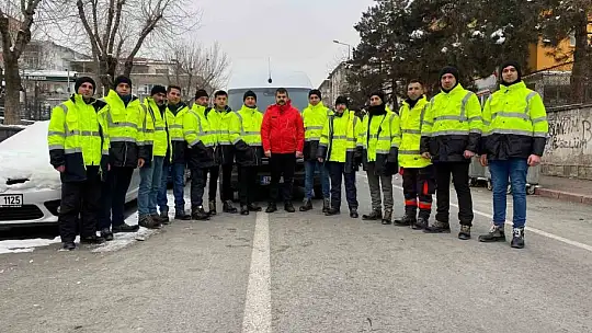 Depremzedelere şefkat ve merhamet eli