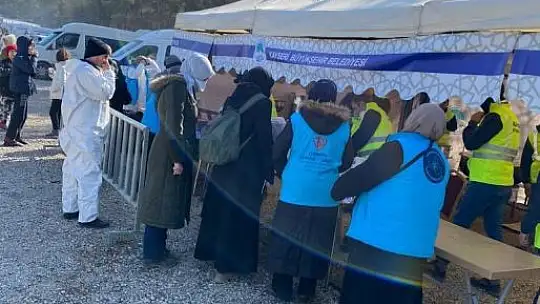 Depremzedelere şefkat ve merhamet eli