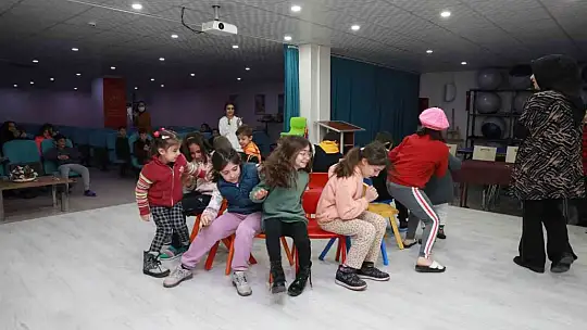 Büyükşehir'in depremzede çocuklar için psikolojik desteği başladı