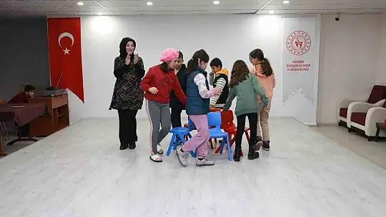 Büyükşehir'in depremzede çocuklar için psikolojik desteği başladı