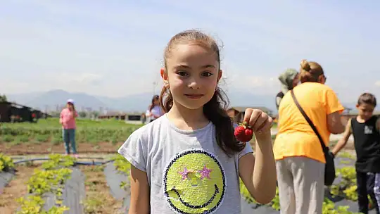 Büyükşehir'in doğal ürünler bahçesi minikleri ağırladı