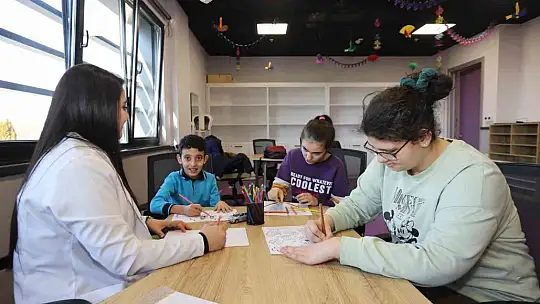 Engelsiz Yaşam Merkezi'nde engeller ortadan kalkıyor