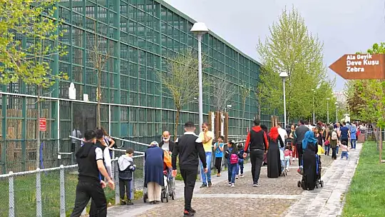 Büyükkılıç, Bayramda Hayvanat Bahçesinin ücretsiz olacağını duyurdu