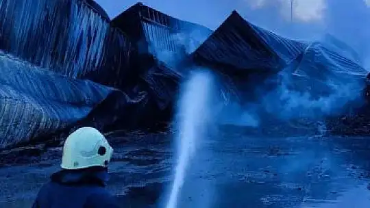 Büyükşehir İtfaiyesi İskenderun Limanı'ndaki yangına da koştu