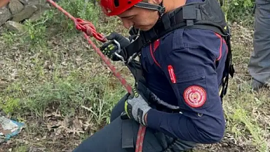 Kuyuya düştü! İtfaiye 2 saatlik çalışma sonucu kurtardı