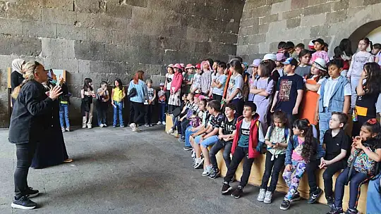 Kayseri'de müzeler ziyaretçi akınına uğradı