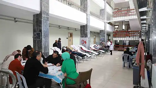 Büyükşehir Belediye personelleri kan bağışı yaptı