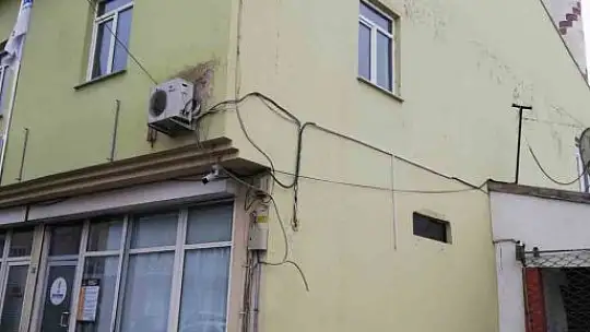 Büyükşehir Sarız'da hasarlı minareyi sorunsuz şekilde yıktı