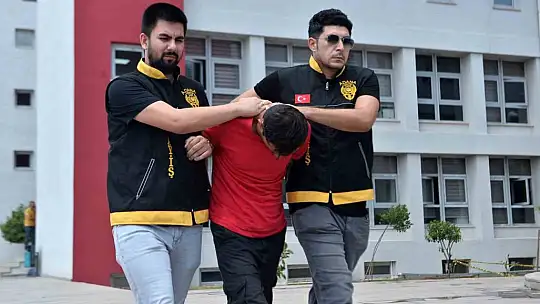 Cam kırıp altın kolyeyi çaldı, polisten kaçamadı
