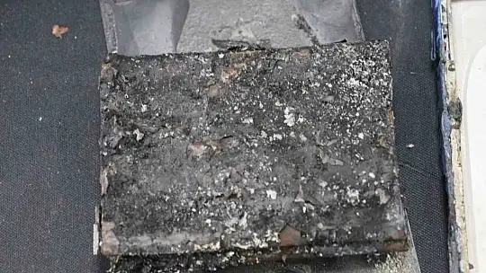 Cep telefonu bomba gibi patladı