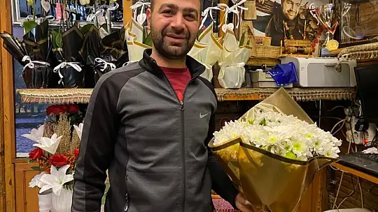 Çiçekçilerde 'Öğretmenler Günü' mesaisi