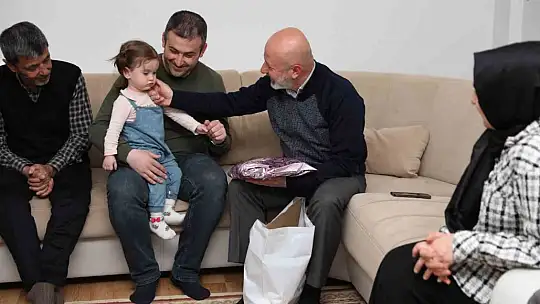 Çolakbayrakdar ailesi depremzede aileyle iftar açtı