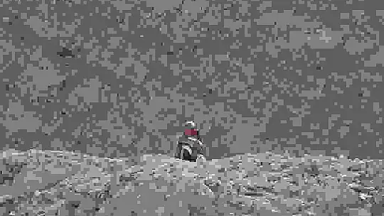 Dağ çayı toplarken depreme yakalandı, ayakları kayıp kayalıklardan düştü